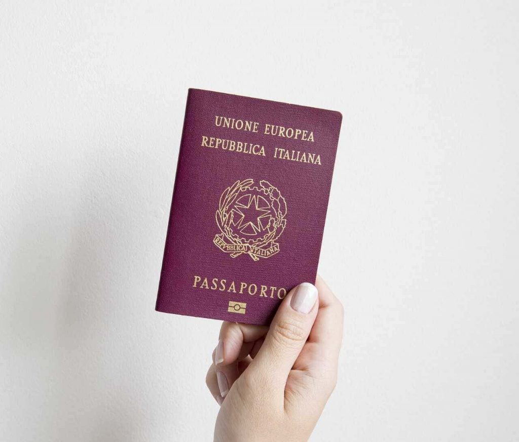 carica la tua carta d’identità o passaporto