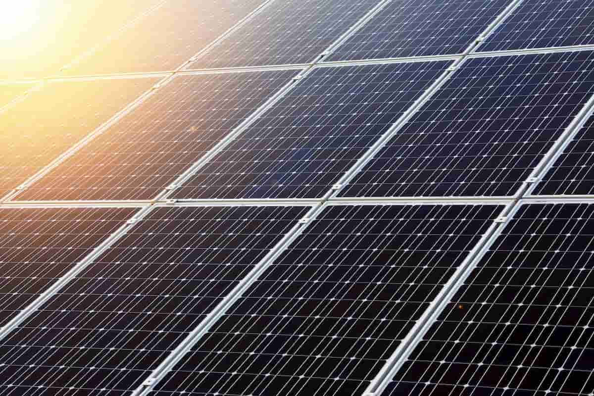 Leading Solar Stocks Average ROI Surges to 135% in 6 Months